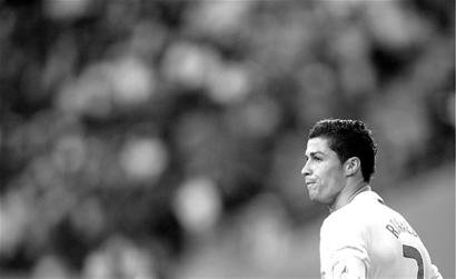 半场战报：巴西国际1-0桑托斯，帕特里克破门（半场战况：巴西国际1-0领先桑托斯，帕特里克建功）