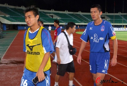 德甲替补戴帽，凯恩是继9分钟5球的莱万之后拜仁第二人（替补上演帽子戏法，凯恩成莱万“9分钟5球”后拜仁第二人）