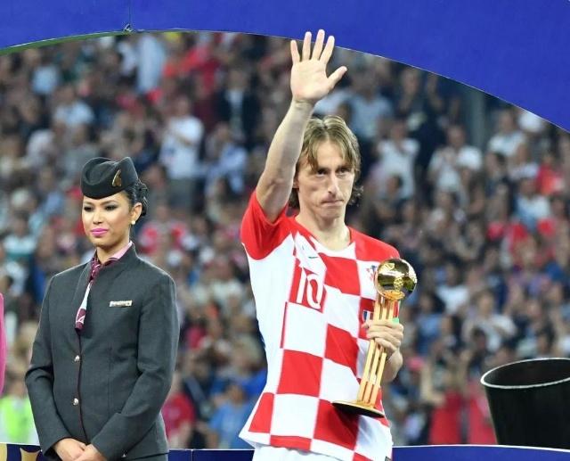 40岁后单场25+5+5场次詹姆斯达16次，历史断档第一（詹姆斯40岁后已16次砍下25+5+5，历史断档第一）