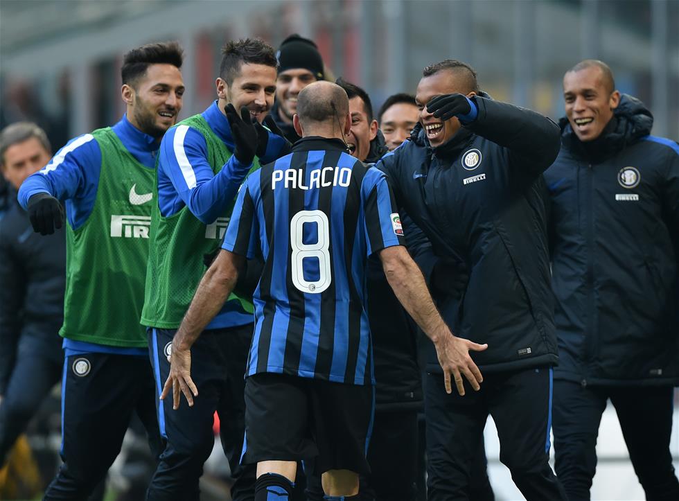 德天空：多特加入对16岁新星菲林的争夺，曼联也在竞争中（德天空：多特参与16岁新星菲林争夺战，曼联同样在列）