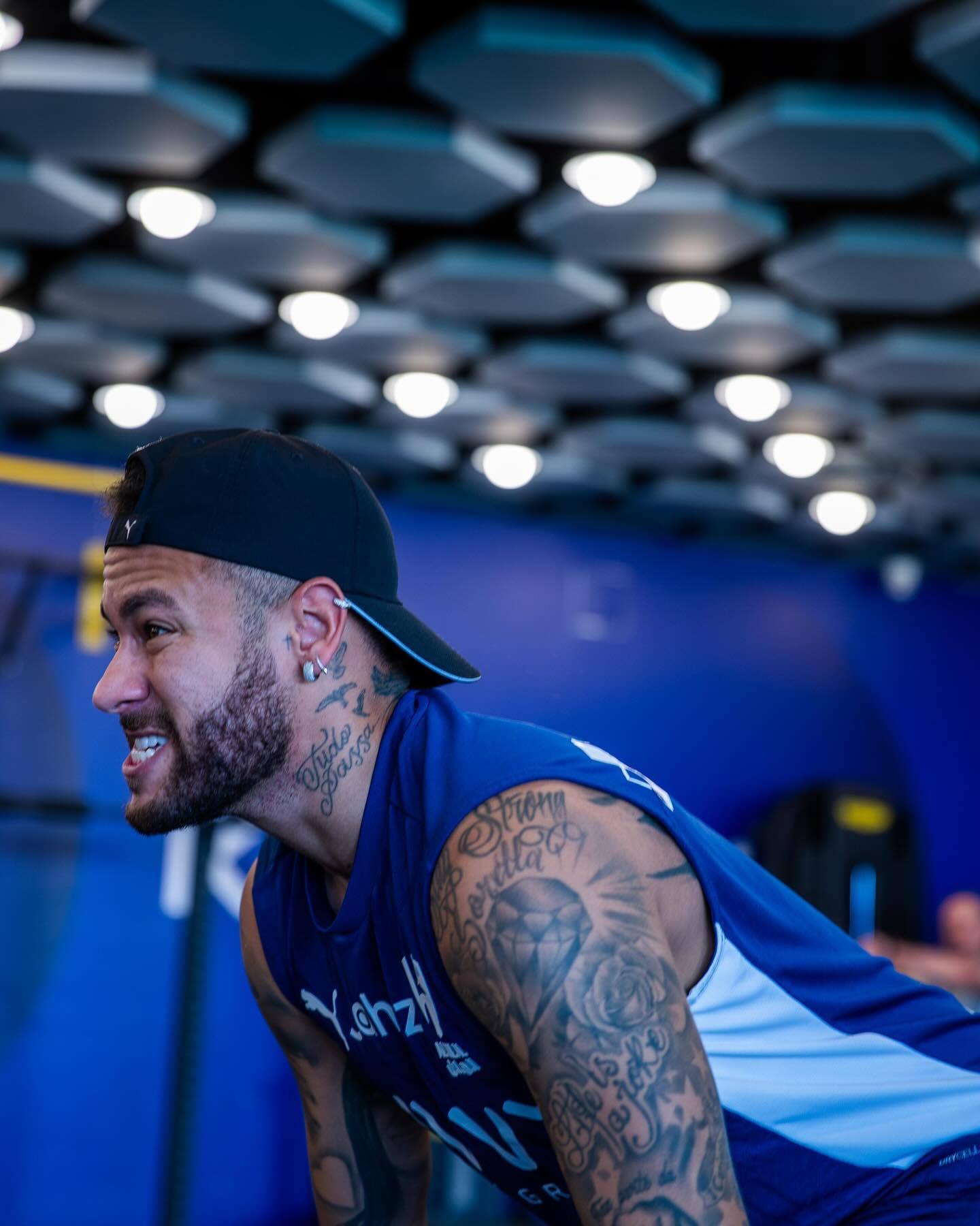 马切吉亚尼：奥古斯托客串不了右路；索默的扑救有问题（马切吉亚尼：奥古斯托不适合踢右路，索默的扑救存在问题）