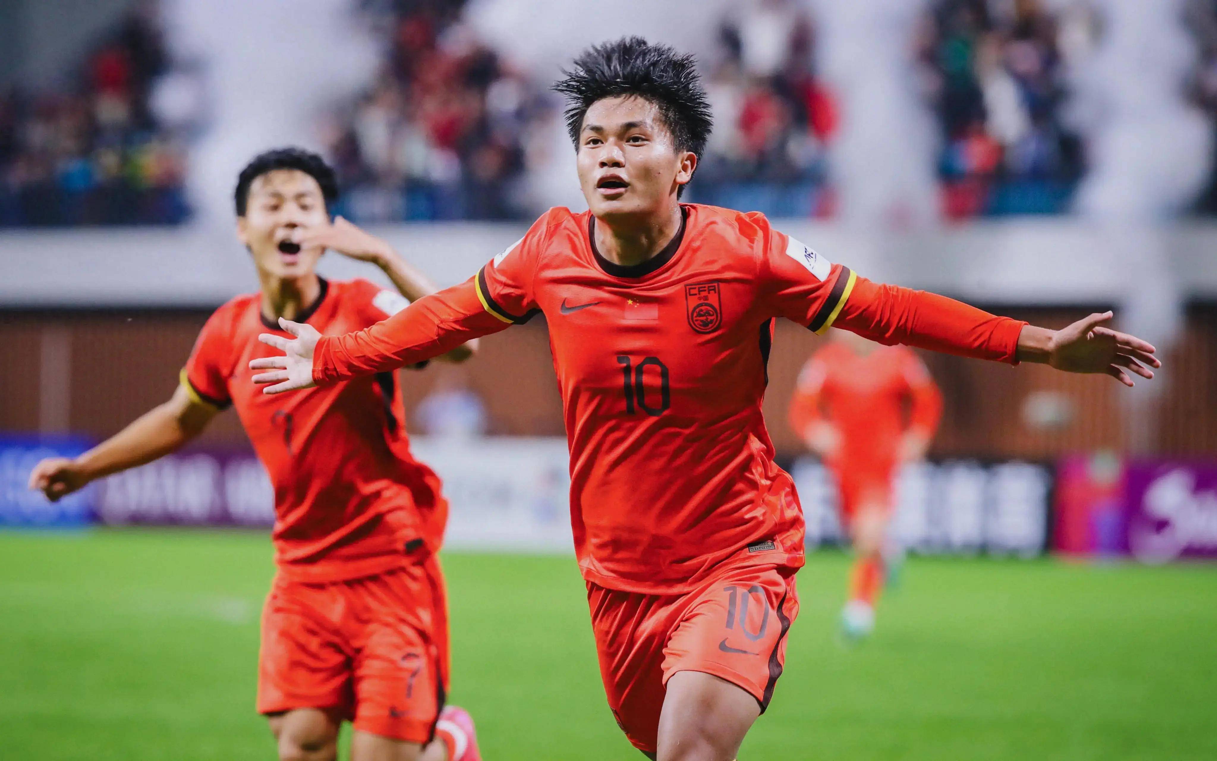 巴西前锋胡尔克39岁仍在巅峰状态！胡尔克在本赛季...（39岁胡尔克巅峰不减：巴西锋霸本赛季持续高光）