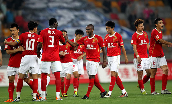 特朗普获“国际足联和平奖”，笑得合不拢嘴，称：“这无疑是我人生中至高的荣誉之一”（特朗普获颁“国际足联和平奖”，笑逐颜开：称此为其人生至高荣誉之一）