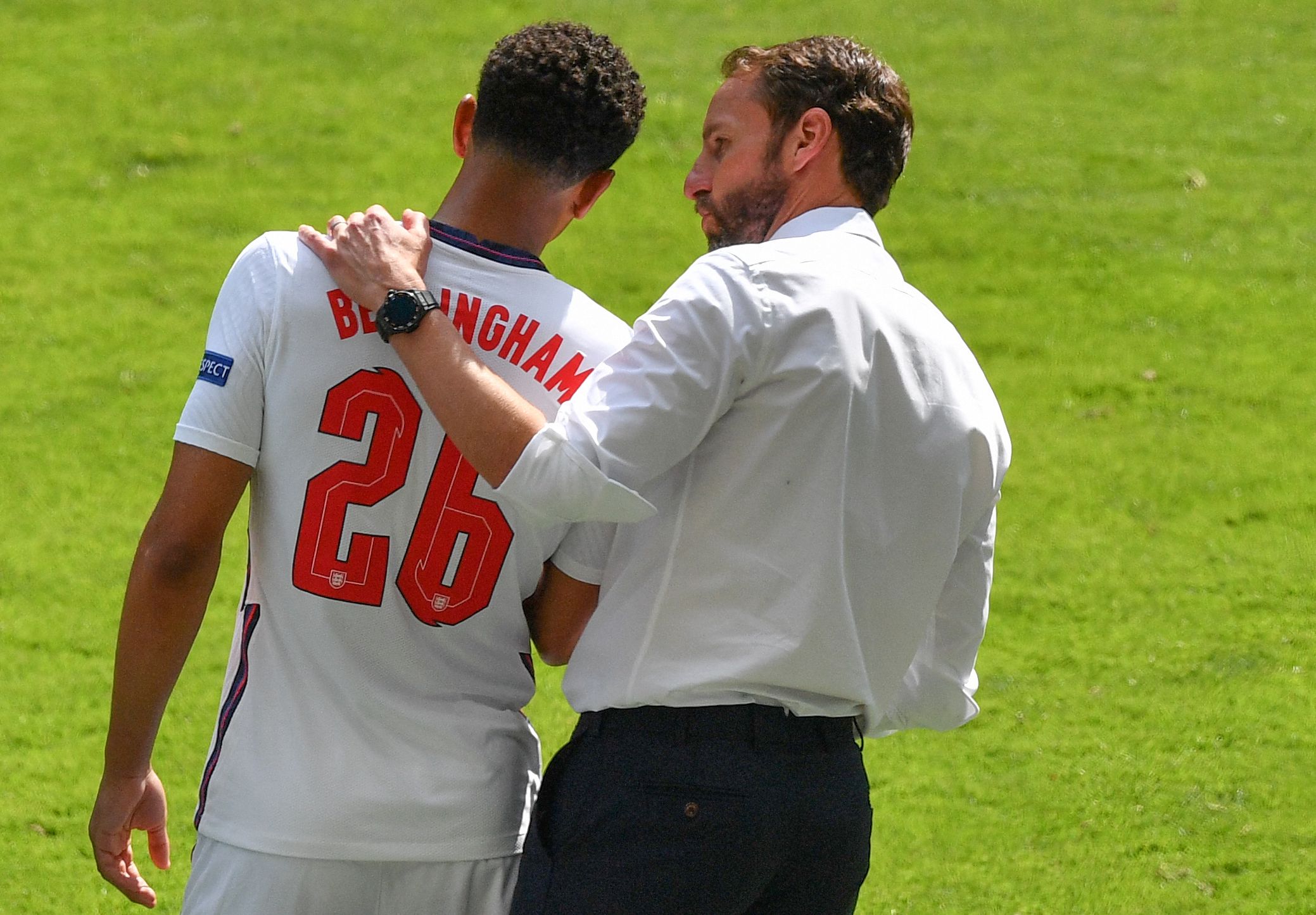 博努奇：小基耶萨可能踢附加赛；球员明白穿意大利球衣的责任（博努奇：小基耶萨有望出战附加赛，球员清楚身披意大利战袍的担当）