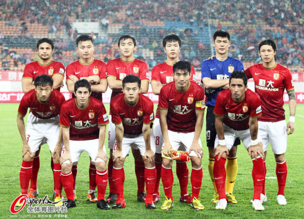 皇马0-2终结对塞尔塔西甲10连胜，此前22次联赛交锋20胜2平（皇马0-2不敌塞尔塔，西甲对其10连胜告终；此前22战20胜2平）