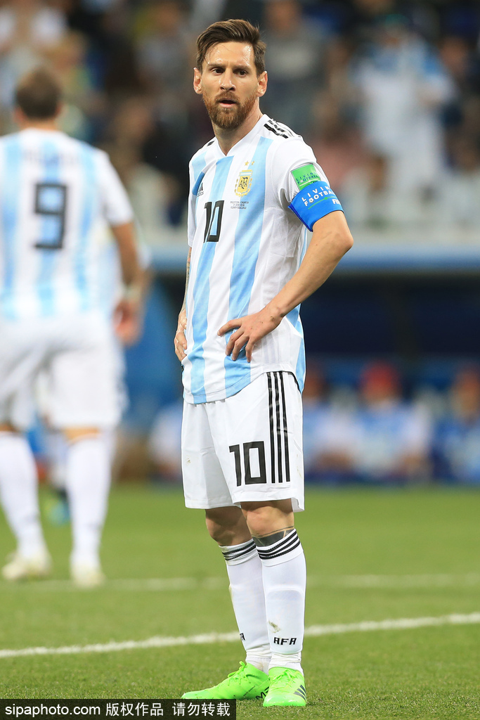 齐沃：利物浦的实力足以克服困境，我们很清楚欧冠的难度（齐沃：相信利物浦有实力渡过难关，深知欧冠挑战艰巨）