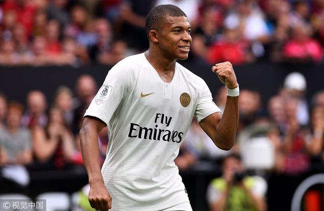 英超-利物浦2-0布莱顿，埃基蒂克双响萨拉赫助攻（英超：利物浦2-0布莱顿，埃基蒂克梅开二度，萨拉赫送出助攻）