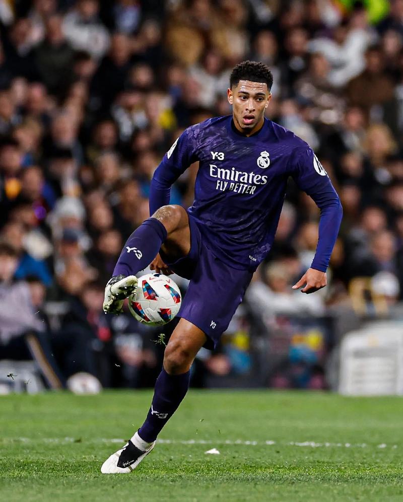 娄一晨谈斯卢茨基：他对自己的战术有近乎痴迷的坚持（娄一晨评斯卢茨基：对战术的坚持近乎偏执）