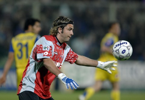 都体：米兰在关注布雷斯特左闸洛科，他是本赛季法甲抢断王（都灵体育报：米兰盯上布雷斯特左后卫洛科，后者领跑本季法甲抢断榜）